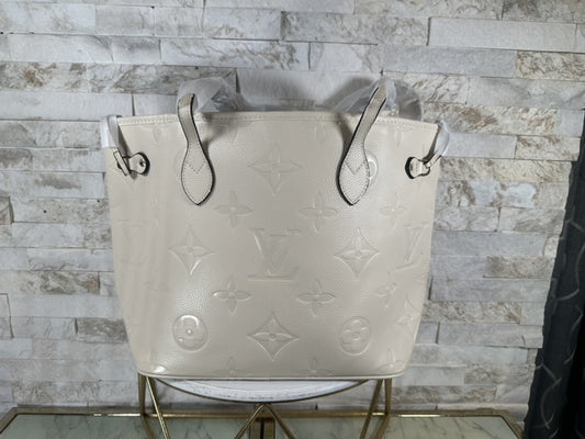 MM White Embossed Neverful Lulu